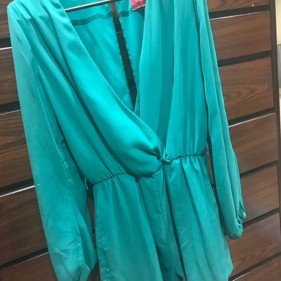 Dress/skort. Sexy! - Picture 4 of 5